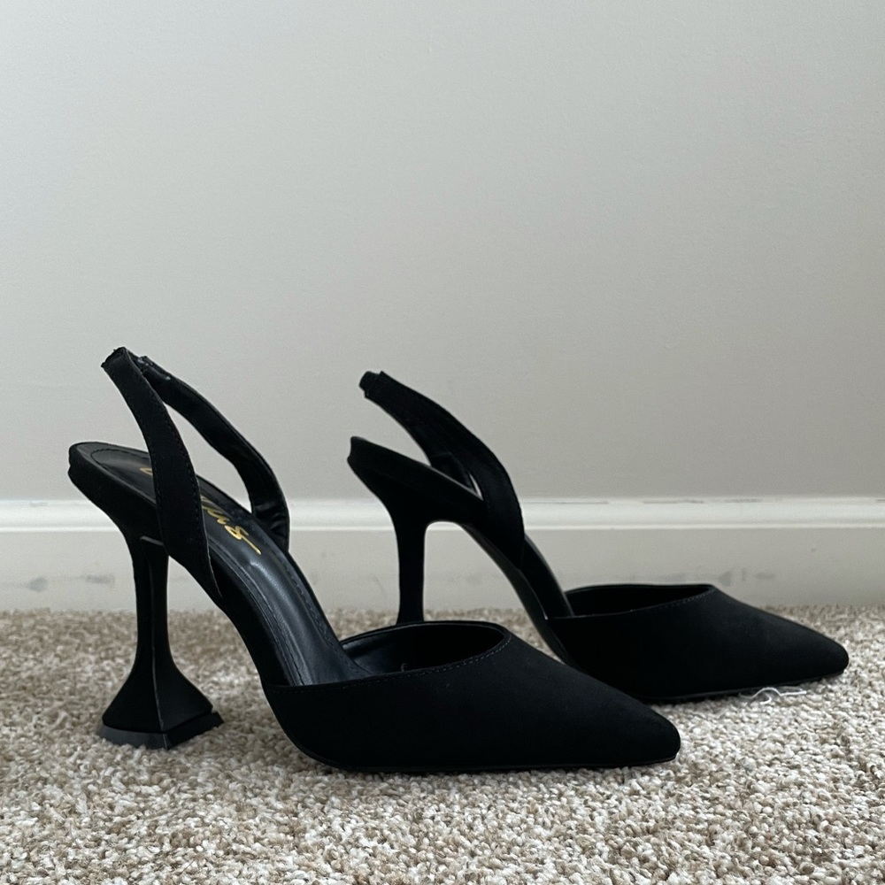 NWOT LuLu’s Mabyn Black Heels